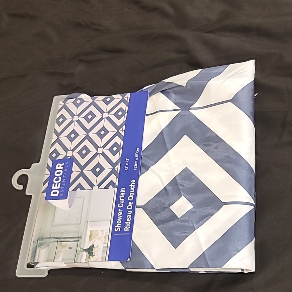 Decor Essentials Gray/White Geometric Shower Curtain 72x72 NWT Machine Washable